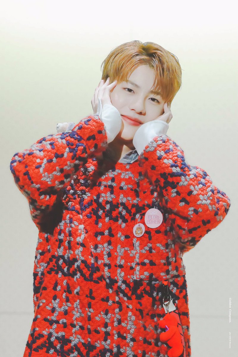 bominfiles's tweet photo. hello friends! I am a new account dedicated to #GoldenChild's golden maknae #bomin. please rt &amp; follow if you can~ thanks

��*:･ﾟ #골든차일드 ｡ #최보민 ｡ #보민 https://t.co/h2ZgEzPHCg