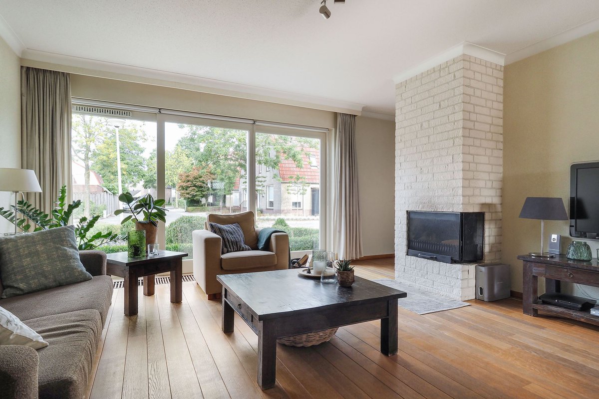 ehgvdh's tweet photo. TE KOOP!! Op zoek naar een sfeervol, huis in op een gewilde locatie? Check dan deze gedetailleerde presentatie met foto's en (360) video impressies van mijn woning op: https://t.co/JtEqU5MX65
Ow ja, als je tijd hebt, deel dit dan even. Super bedankt alvast!!👍
#huistekoop #deurne https://t.co/IUYd2RyO6X