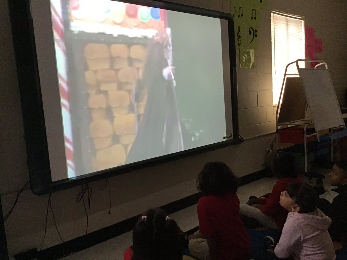 StacyBrownMusic's tweet photo. Mrs. Gatewood’s class finishing Hansel and Gretel! Next we make a class game board with our information and puppets! @EastES_NC @APTomikaMBrown @Renee_McKinnon1 @AGHoulihan @APAndreaDavis @UCPS_MonroeNC #operaisfun #learningtheclassics #musicisfun https://t.co/RULgNc5OYH