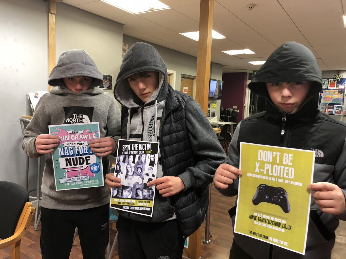 BWD_YPS's tweet photo. Young people from Darwen Youth centre participating in youth work curriculum sessions this evening on CSE #CSEawarenessweek #Engage10yearanniversary #BwD #YPS #Enjoy #Learn #Achieve https://t.co/d4uk4LziqH