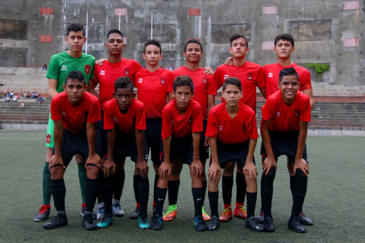 Caracas_FC's tweet photo. #CanteraCFC | #Sub14 | Férrea paridad en Cocodrilos Sports Park | https://t.co/wa5M3oSNn1 | #SomosCaracas #OrgulloCapital 🔴⚫️ https://t.co/g45P4iGjUZ
