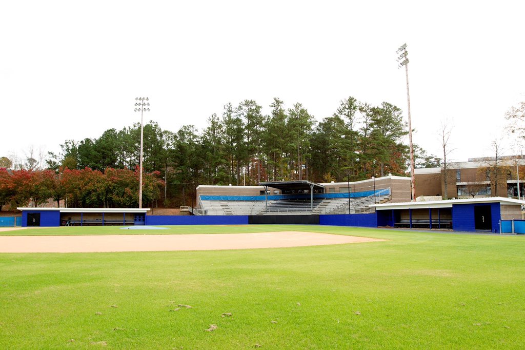 1cpott's tweet photo. Blessed to say I’ve committed to the University of West Georgia to continue my academic and athletic career #gowolves https://t.co/xnTZmEfRUs