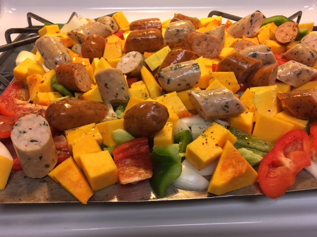 AfricanGarden5's tweet photo. A healthy harvest sheet-pan dinner #veggies #realfood https://t.co/W6mpFnDFXV https://t.co/iHVRR0GVmE