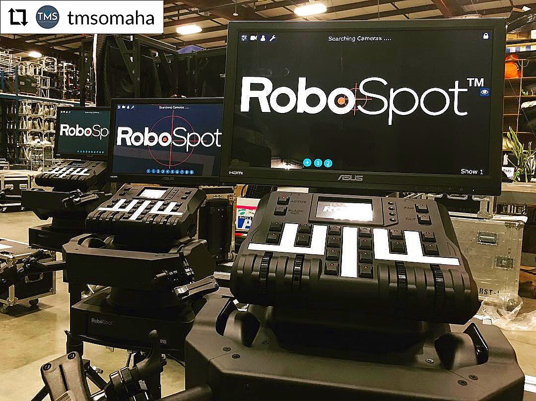 TheRobeWay's tweet image. One more #NewGearMonday this time in Omaha, Nebraska, with #TMSOmaha and their new @Robelighting #RobeSpot followspot systems for your next #lightingdesign. #therobeway #robelighting #robegear #robeinnovation #tmsomaha
