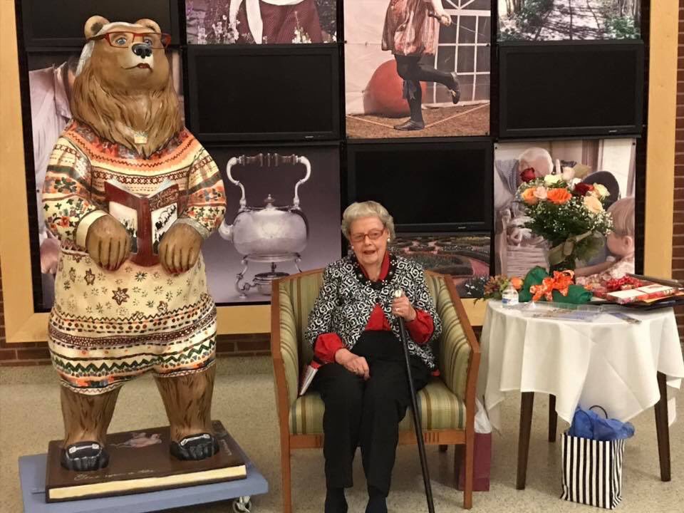 CravenLiteracy's tweet image. Craven Literacy Council would like to congratulate Elinor Hawkins on the dedication of a New Bern Bear in her honor.  CLC is one of the recipients of her Legacy of Literacy!  Miss Elinor was instrumental in the development of Craven Literacy Council.  Congratulations Miss Elinor.