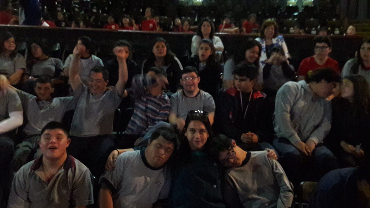 ayerimgv's tweet photo. Salida pedagógica a @teatroart  con @integracionesc  @ayerimgv  @solekitsch https://t.co/vvDRVd26jz