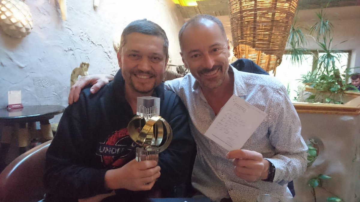 FIFFribourg's tweet photo. FIFF's Grand Prix #trophy 2018 finally reached its winner. A friend of FIFF delivered it in person in #Ukraine to Valentyn Vasyanovych, director of Black Level. Congratulations Valentyn!
#FIFF18 #awardswinners https://t.co/5VTAMxnTW9