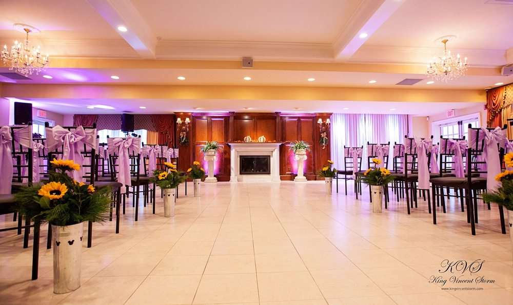 thewoodwinds's tweet photo. Call us about our amazing Winter Wedding Specials for 2019/2020!  All you'll need to do is show up - we've got you covered!  All inclusive! https://t.co/KIXJsVJtly