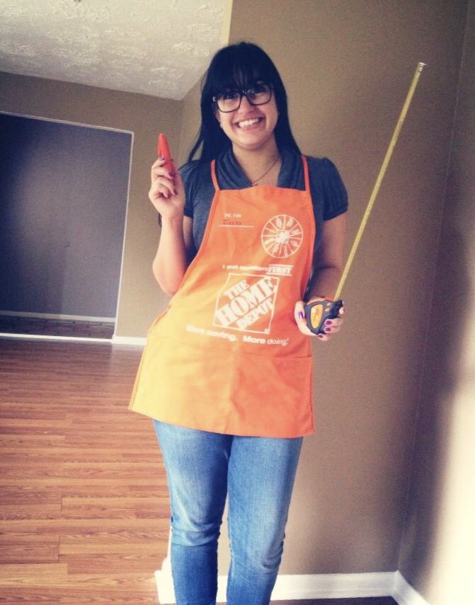 Jessika0607's tweet photo. So this picture was taken 5 years ago !! I was so exited and happy for my first day at work. I just can’t believe it’s been 5 years and I still feel the same way !! Every day is a challenge, #BringItOn #ilivemyjob https://t.co/iRteVam84E