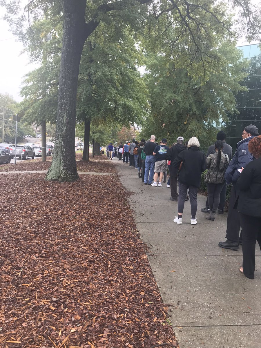 It’s election eve and voters are out in full force! A little rain shouldn’t stop you from exercising your right to vote! Let’s make this #bluewave a reality! #Ros4Treasurer rosalynglenn.com