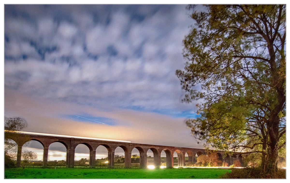 “Planes, trains and automobiles” make their way above, over and under the #wellandviaduct 

#WexMondays #sharemondays2018 #fsprintmonday #appicoftheweek #ThePhotoHour #nikon @AP_Magazine @Fotospeed @UKNikon #wellandvalley #thisiskettering