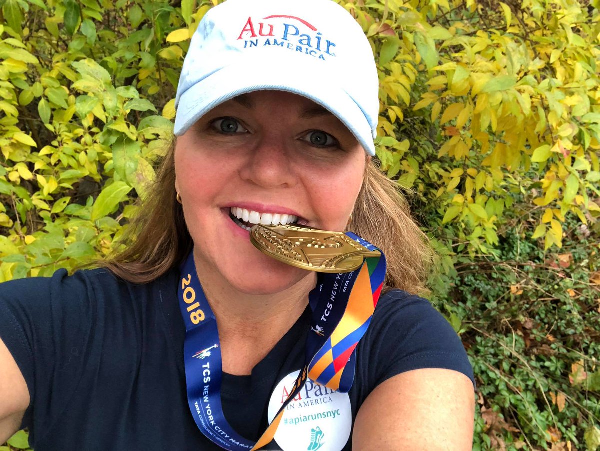 aupairinamerica's tweet photo. Shout out to all of the incredible members of the #AuPairinAmerica community who ran in and volunteered at yesterday's @nycmarathon, like Community Counselors Elaine and Margret! πͺππ #APIArunsNYC #TCSNYCMarathon https://t.co/6kDJhY84Yw
