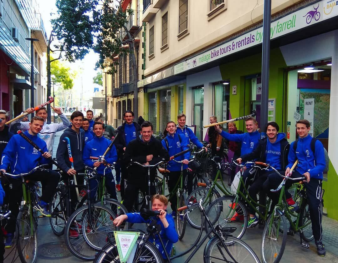 Enhance your #training trip by exploring the most important and hidden places of Málaga. Have fun #cycling along its  #beaches and enjoying lively anecdotes 🚴‍♀️

🌞 bit.ly/2CDEKv3