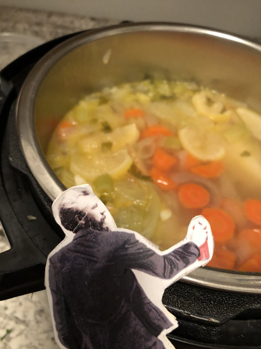 UnNged's tweet photo. Soup season is here! Love eating all the colors of the rainbow π #Glutenfree #glutenfreefoodie #instantpot #vegan #pressurecooker #underpressure #MondayMotivaton #MondayMood #rainymonday #rainyday #attemployee #xandremployee #flatAGB #foodasfuel #lemon https://t.co/dLP2dRzLFy