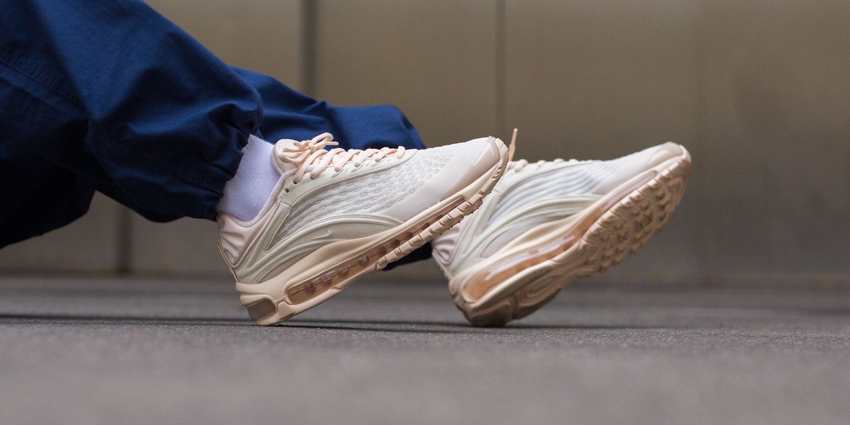 wmns air max deluxe se