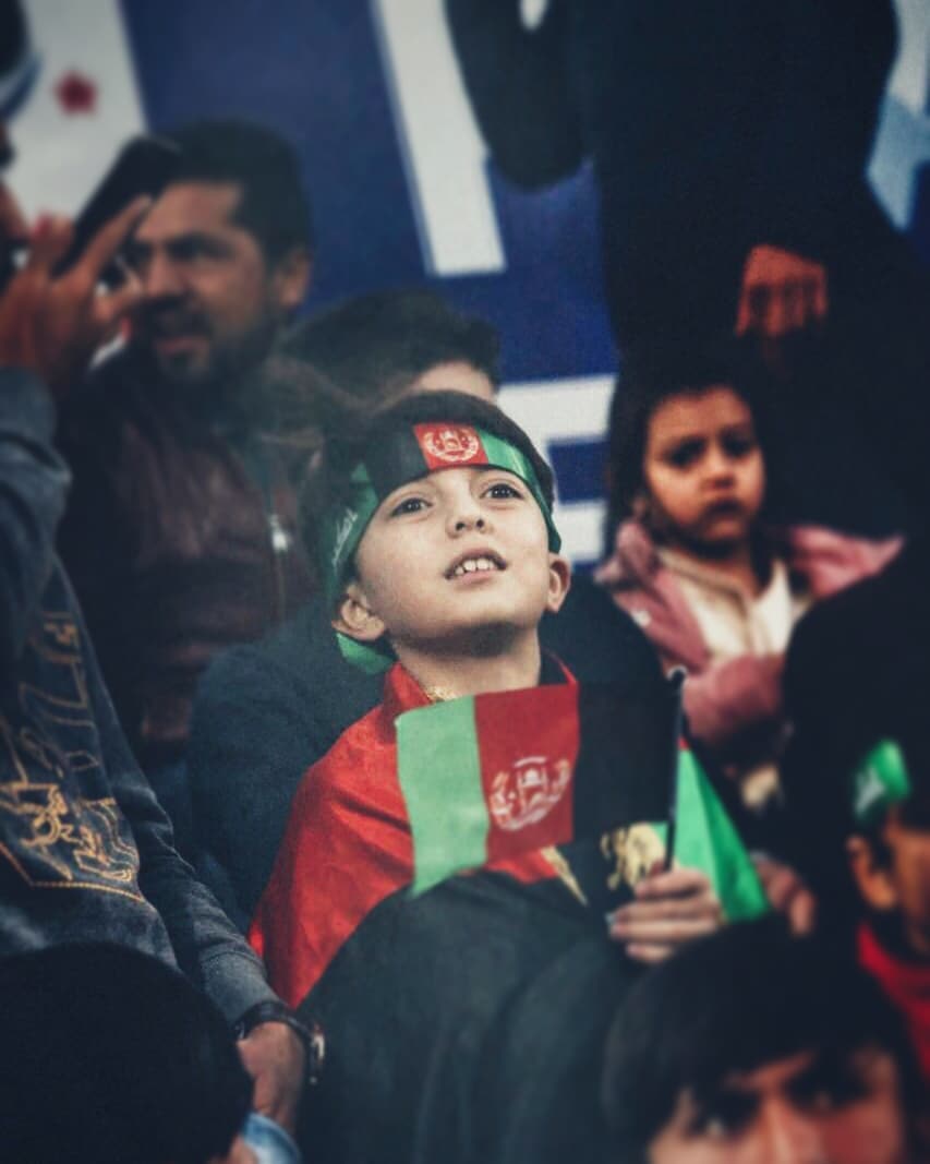 WoW! The pride of this little boy gives me a strange energy. Photo: @masoudnawabi @AfPremierLeague @saadmohseni @MasudSanjer @afforgaf #AfghanistanPremierLeague #OneNationOneVoice #Afghanistan #Kabul