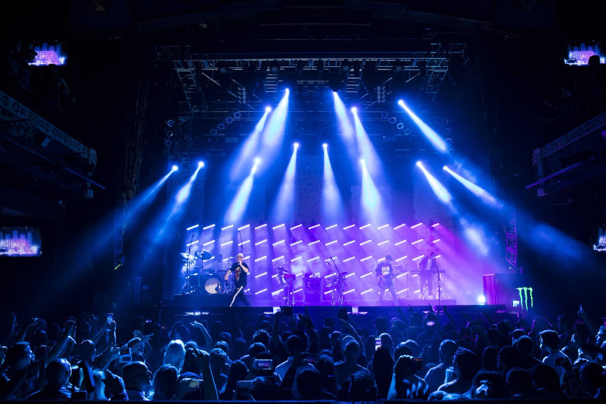 4Wall's tweet image. A few shots from last week&apos;s @mikeshinoda show at the @HOBLasVegas accompanied with a Céline Royer lighting design. We’ll have a story about her lighting design for the #PostTraumaticTour ready soon. #4Wall #4WallNashville