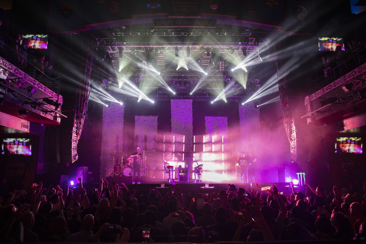 4Wall's tweet image. A few shots from last week&apos;s @mikeshinoda show at the @HOBLasVegas accompanied with a Céline Royer lighting design. We’ll have a story about her lighting design for the #PostTraumaticTour ready soon. #4Wall #4WallNashville