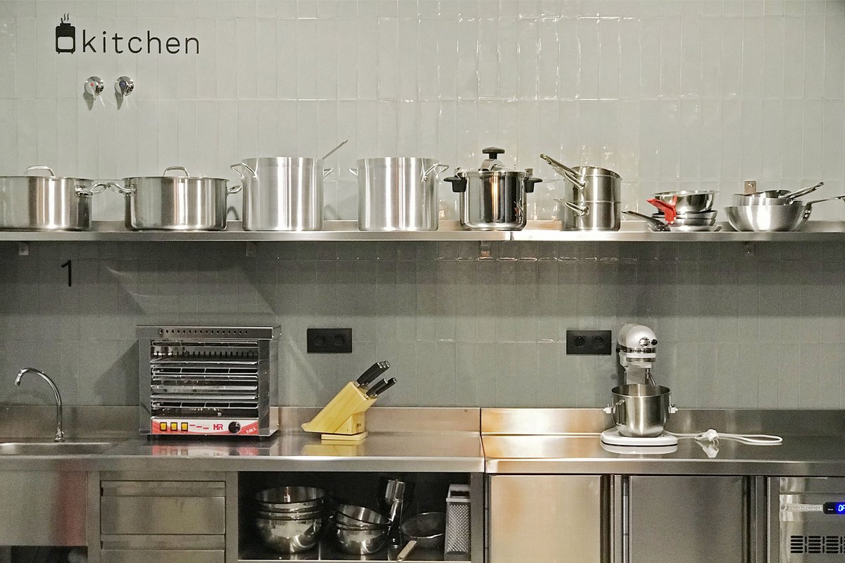 sharingkitchen's tweet image. Damos la bienvenida a #FoodLab, un increíble #coworking para #emprendedoresgastronómicos en Madrid!!

#cocina #urbancampus #obrador #Eventos #gastroespacio🥘🍴😉