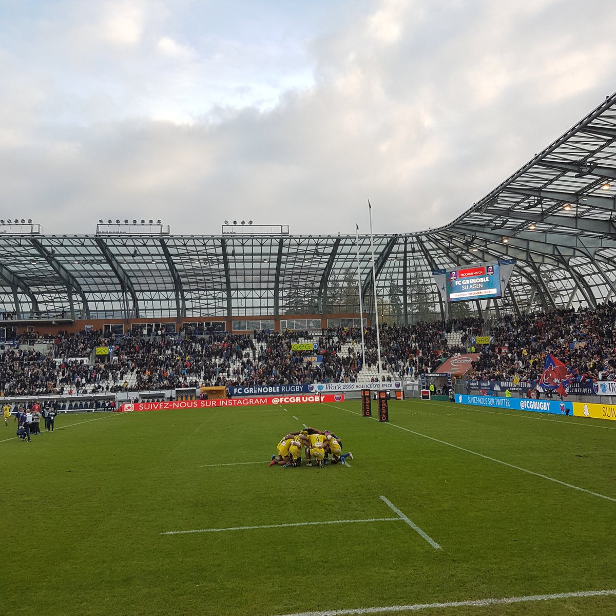 Etiennecity's tweet photo. @ASMOfficiel @peceli_yato @Paprec_Group Vu aussi ce joli moment pour les Fidjiens #FCGASM 🤲 à la fin du match https://t.co/sxWMlyCjRN