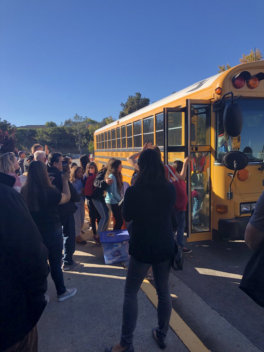 Franklin 5th Grade Parents send off their children to a learning adventure at outdoor education.