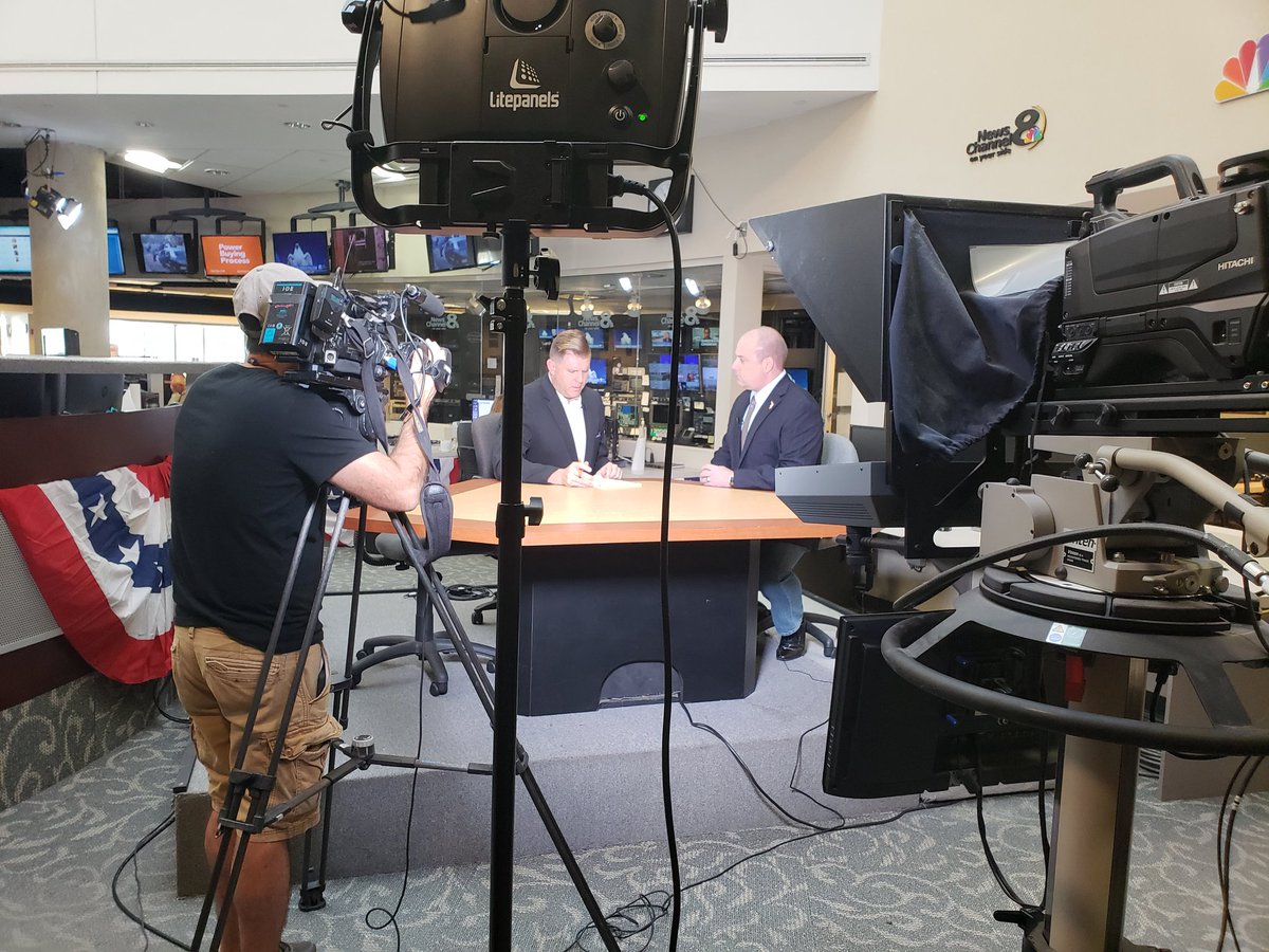 TVMeredyth's tweet photo. The countdown is on to #ElectionDay! @EvanDonovan will host a live show you can watch online tomorrow, featuring the team of @wfla reporters, guests and results as they come in on Tuesday. https://t.co/Vm2VDOAhYQ