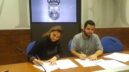 aytoviedo's tweet image. El @aytoviedo suscribe un convenio con la @funiovi para la puesta en marcha de dos programas, a través de @OviedoEmprende "para que los y las universitarias tengan una experiencia práctica en el desarrollo de ideas y modelos empresariales”,  @Roson_R bit.ly/2D1pZ5c