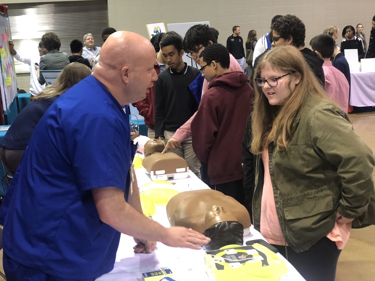 Hands-on learning. Interactive activities. Community partnerships. 💯 We ❤️ seeing #AcademiesofLex freshmen having a blast at our 2018 career exploration event!