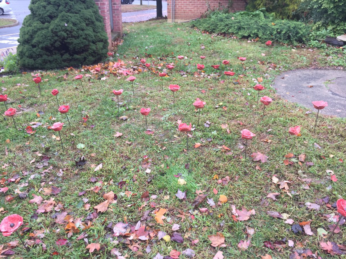 NBCceramics's tweet photo. Ceramics and Metal Shop students collaborated to make Veterans Day Poppies. Check out the instillation by the west building main entrance from Nov 5-16! https://t.co/A6jjIkCUqH