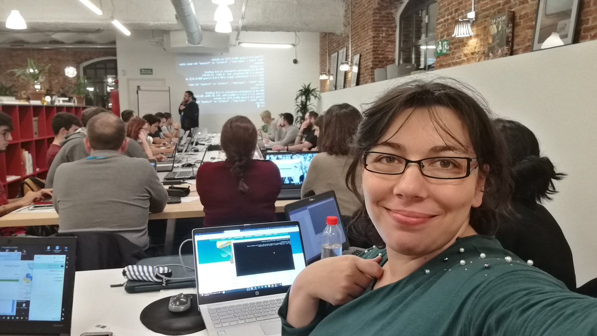 archaeodogs's tweet image. En Programación para Dummies de @KeepCoding_  😱😱 en #SpacesRio @spacesworks 🖥