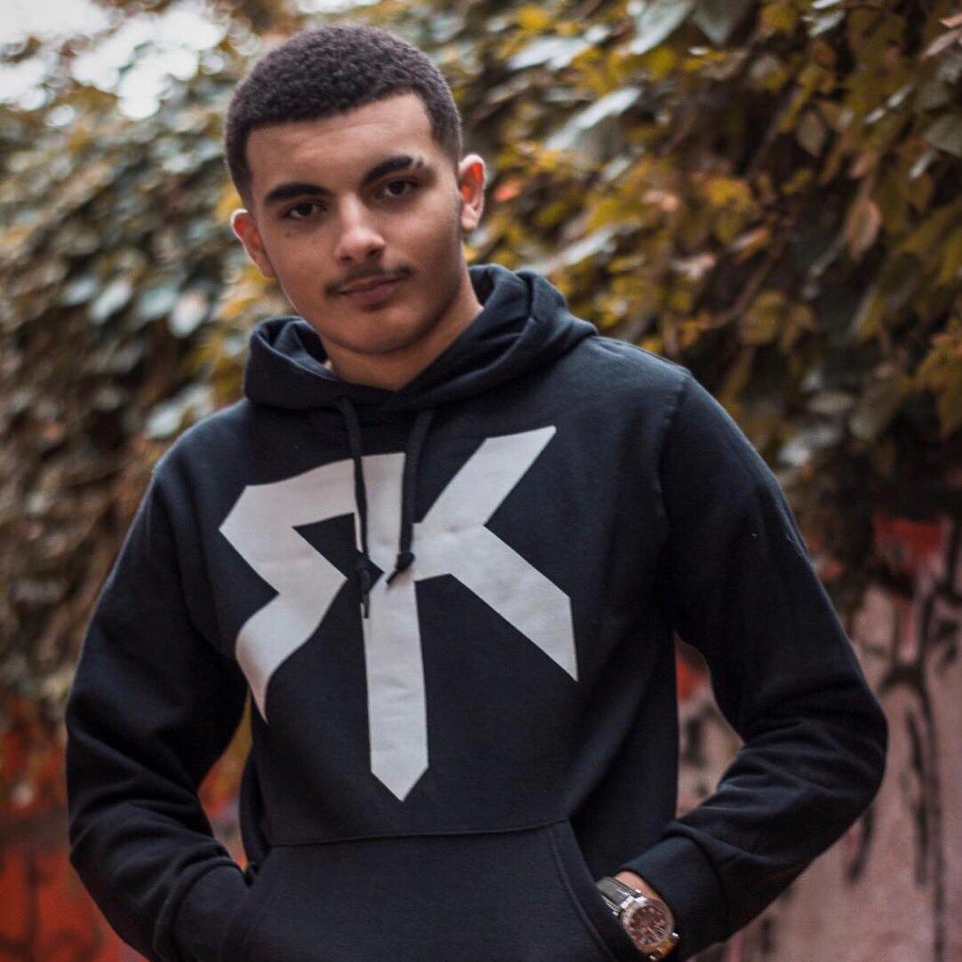 Rk_Officiel77's tweet image. RK sur le textile ! 💪

Sweat toujours dispo sur le site la team :
▶️rkofficiel.store

#Vrai2Vrai 🧞‍♂
#InsolentDisqueDor