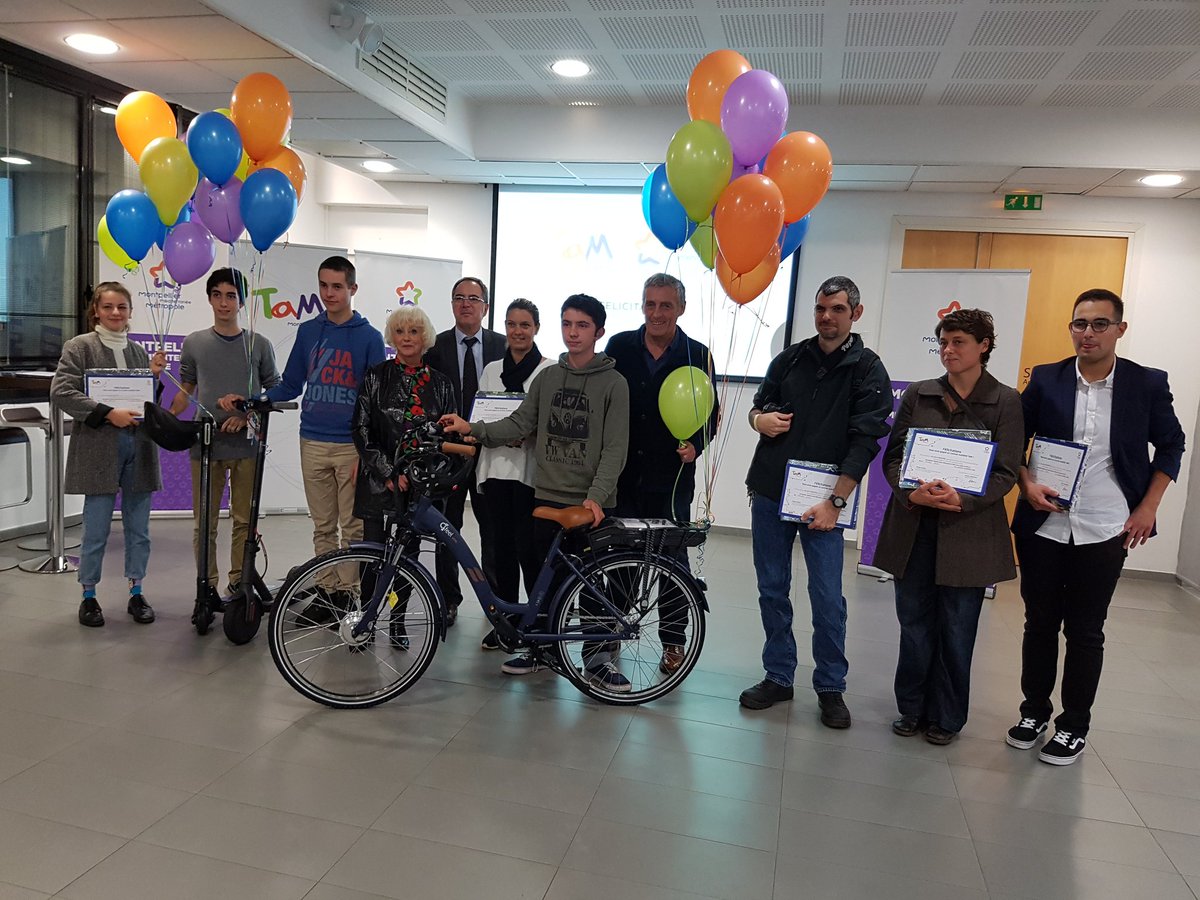 PresseMTP's tweet photo. .@Saurel_P remet aujourd’hui les prix aux 10 gagnants du Jeu de la mobilité organisé par la @TaMVoyages et @Montpellier3m dans le cadre de la Semaine européenne de la #Mobilité. https://t.co/s0yQoSuxPB