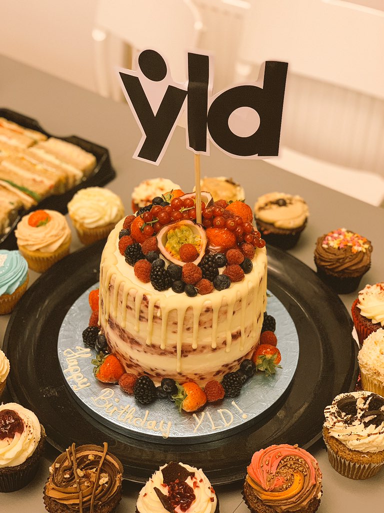 YLDio's tweet image. 5 years party vibes at @YLDio 🎉 🎉💃💃