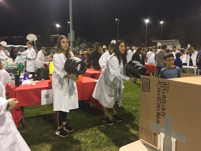 vencolibrary's tweet photo. #vclibrarians teach kids how air takes up space with AirZooka canons at #CSUCI Science Carnival #science carnival #STEM
#HillRoadLibrary #OjaiLibrary #OakViewLibrary #vcLibraries https://t.co/UJ1HEhLmKr
