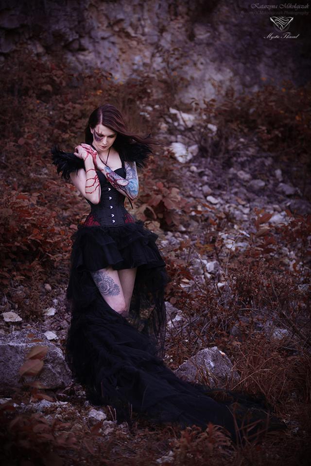 mysticthread's tweet photo. #Black #gothic #victorian #ccostume #suspender #shoulderpads #epaulettes by #mysticthread - https://t.co/eS3WBkAHgE / Photographer, Styling #KatarzynaMikołajczakPhotography /Model #AriadnesThread - #HexylNoir https://t.co/ZgFiGh41bc