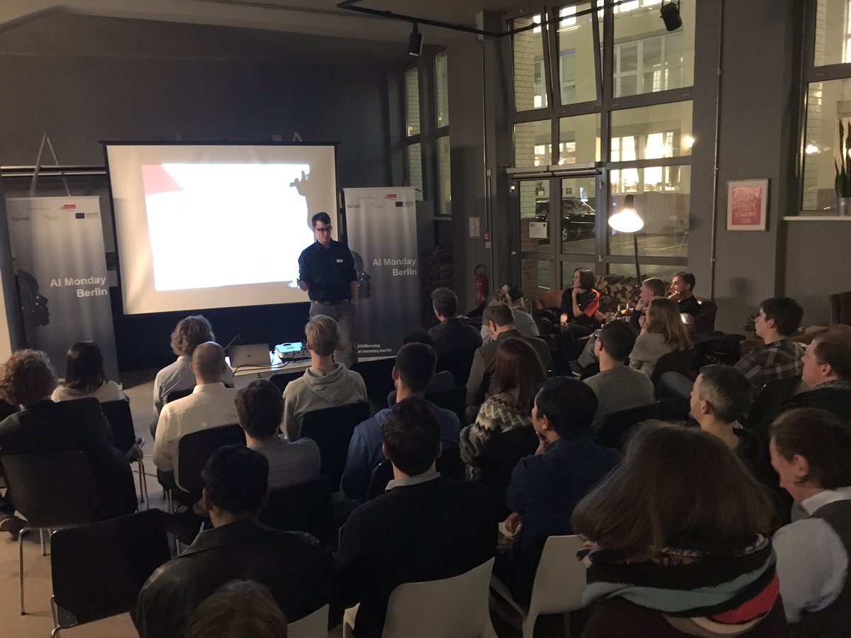 Full house listing to <a href="/D_Feser/">Daniel Feser</a> on what does happen in Berlin around AI: 48% of AI related startups in Germany coming from here. #aimonday
