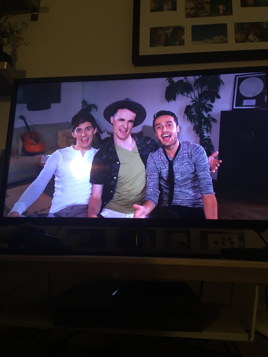 We made some sketches as the house band in <a href="/BeanoOfficial/">Beano</a>’s new show which you can watch now on @SkyKidsOfficial. If you’ve ever imagined any of us in low cut v-necks and/or decorative scarves let’s just say you’re gonna have a field day. #sobeano