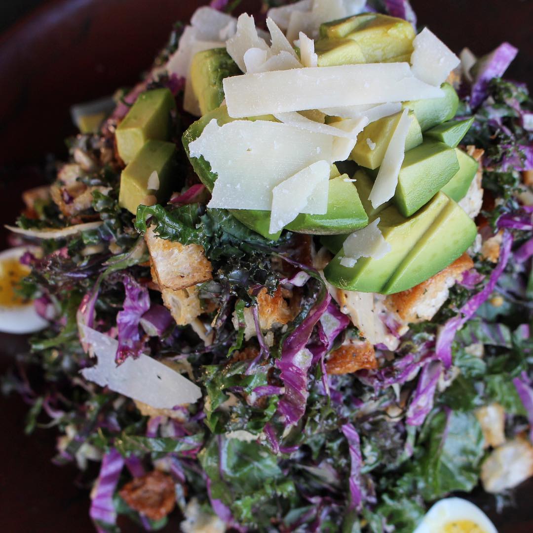 thelocalpeasant's tweet image. Come grab our #KaleCaesarSalad or order delivery tonight! #localpeasant #staylocal #goodeats #yummy