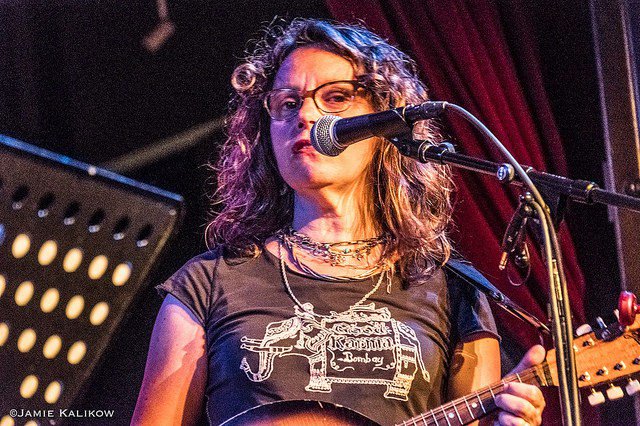 ParklifeDC's tweet image. Music Park: Singer-songwriter @lucykaplansky took inspiration from family and friendship @JamminJava, 11/2 #lucykaplansky #folk #jamminjava parklifedc.com/2018/11/05/mus…