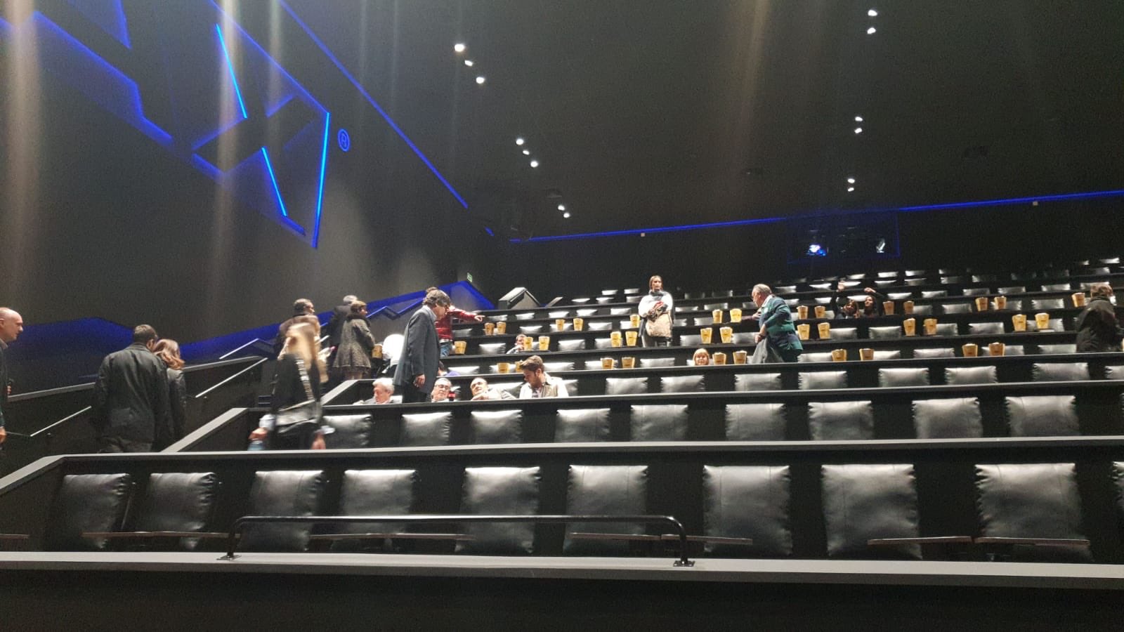 Firmar Aire acondicionado sanar Cinesa on Twitter: "Y para descubrir todas las ventajas de la Sala @IMAX ,  proyectamos la película #BohemianRhapsody 👑 ¡Os esperamos en Cinesa Heron  City Las Rozas! https://t.co/VaWivWvrG0" / Twitter