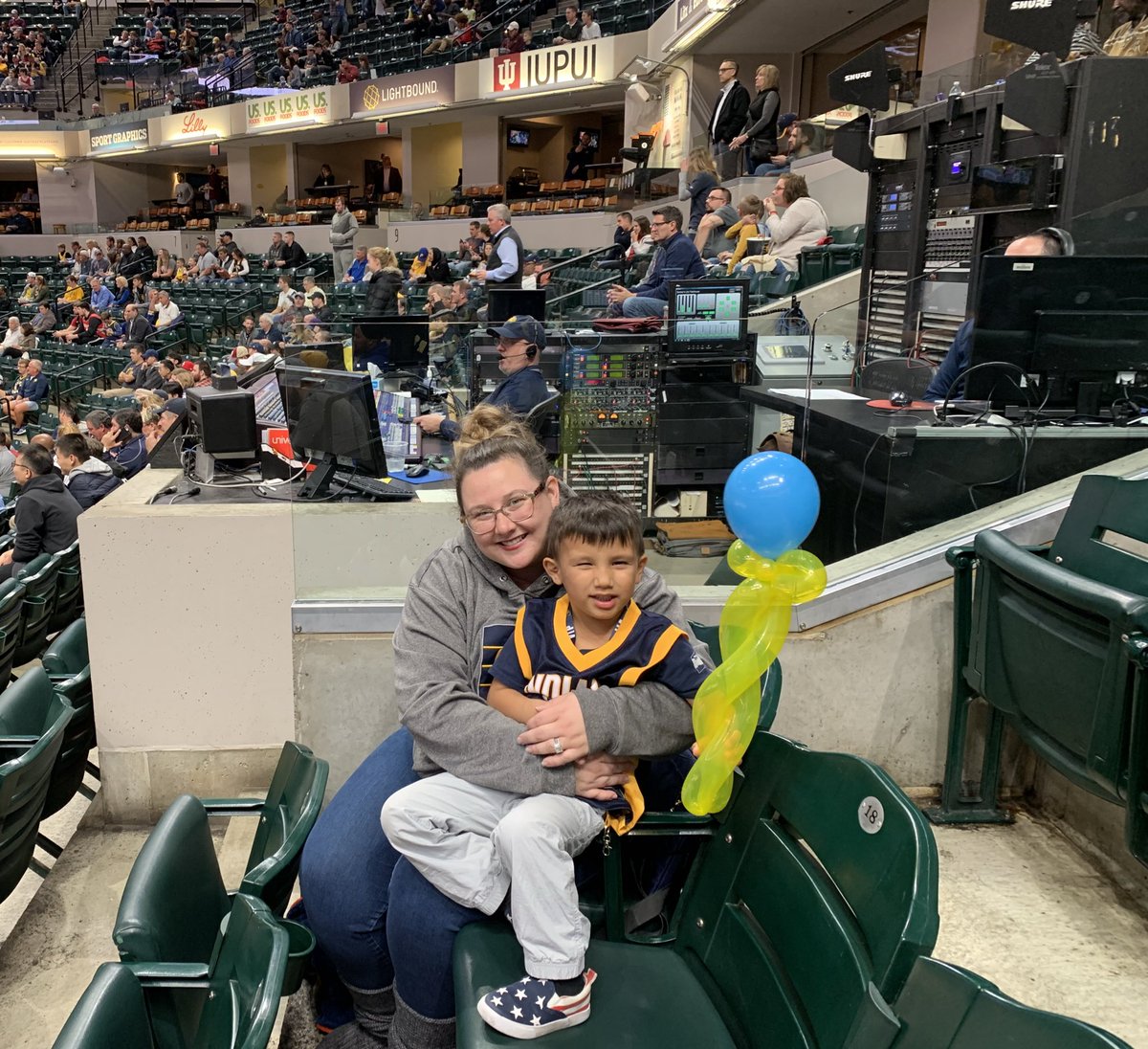 the1mander's tweet photo. Section 11 Row 18 Seat 17 #UbertoBLF 🏀 https://t.co/EqkC55udNp