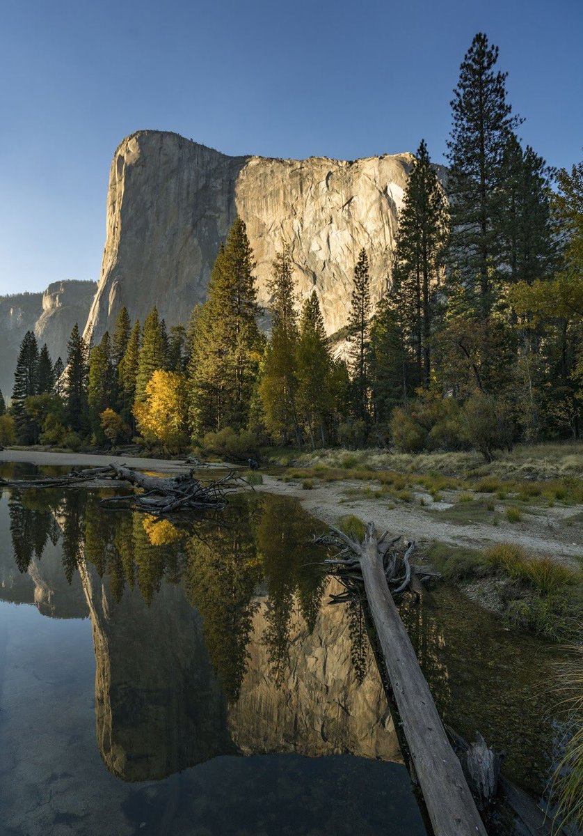 Interior's tweet image. Retweet to spread the word! We’re waiving entrance fees to all public lands on Sunday, November 11, in honor of #VeteransDay