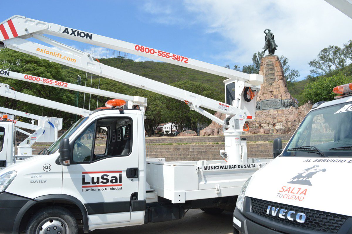 #Ahora 👉Verificamos el cumplimiento de la incorporación de nuevo equipamiento y verificacion de flota de la Empresa #Lusal Prestataria del Servicio de Mantenimiento del Alumbrado Público💡
✔6 nuevas hidro de diferente altura
✔ 2 Nuevos vehículos de Inspección #SaltatuCiudad