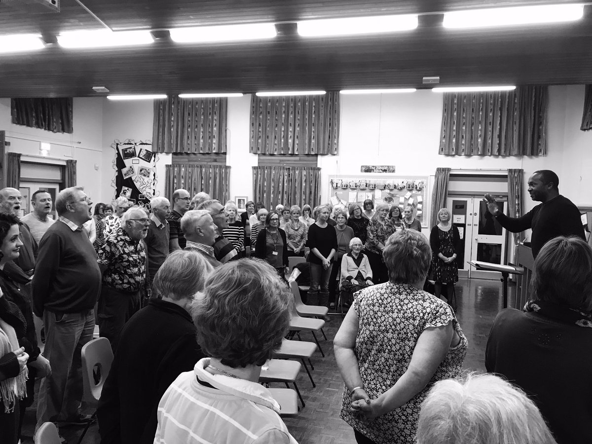 kr_aesthetics's tweet photo. #choirnight #emptychairs #christmassongs https://t.co/cH4dkP8eVH