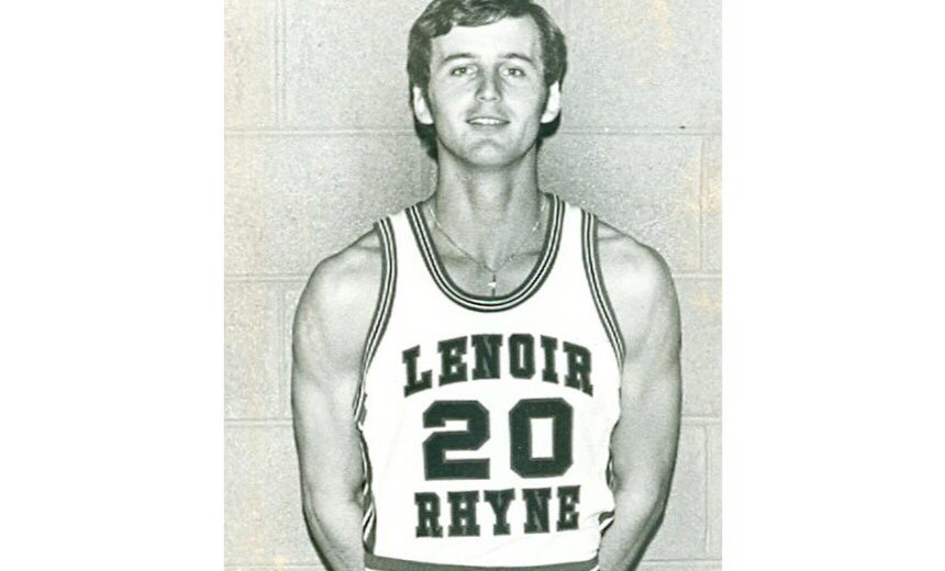 lenoirrhyne's tweet image. .@RickBarnesUT playing at that “DII school.” #WeAreLR