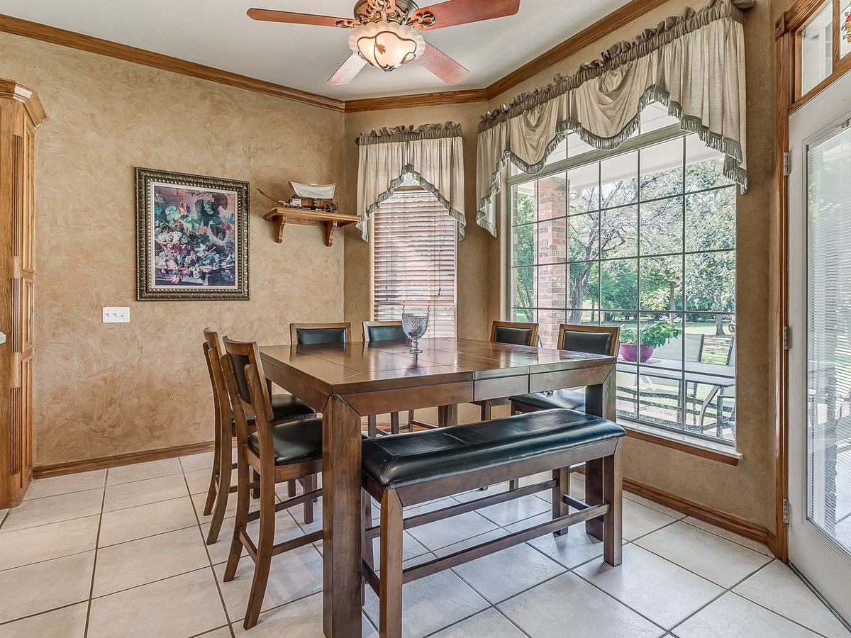 ubhometeam's tweet photo. 💖Home For Sale💖 821 SW 42nd In Moore! Enjoy A Meal With A Stunning View Of Your 1 Acre Lot With A Huge Tree Lined Backyard⛺️ Call Chris 405-394-5487 or #R1G3 #UBHomeTeam #Realtor #RealEstate #MooreHomeForSale #RealtyONEGroup #ONEDay
👉 https://t.co/hVZKVLfyp1 https://t.co/pZ72pPoZ0O