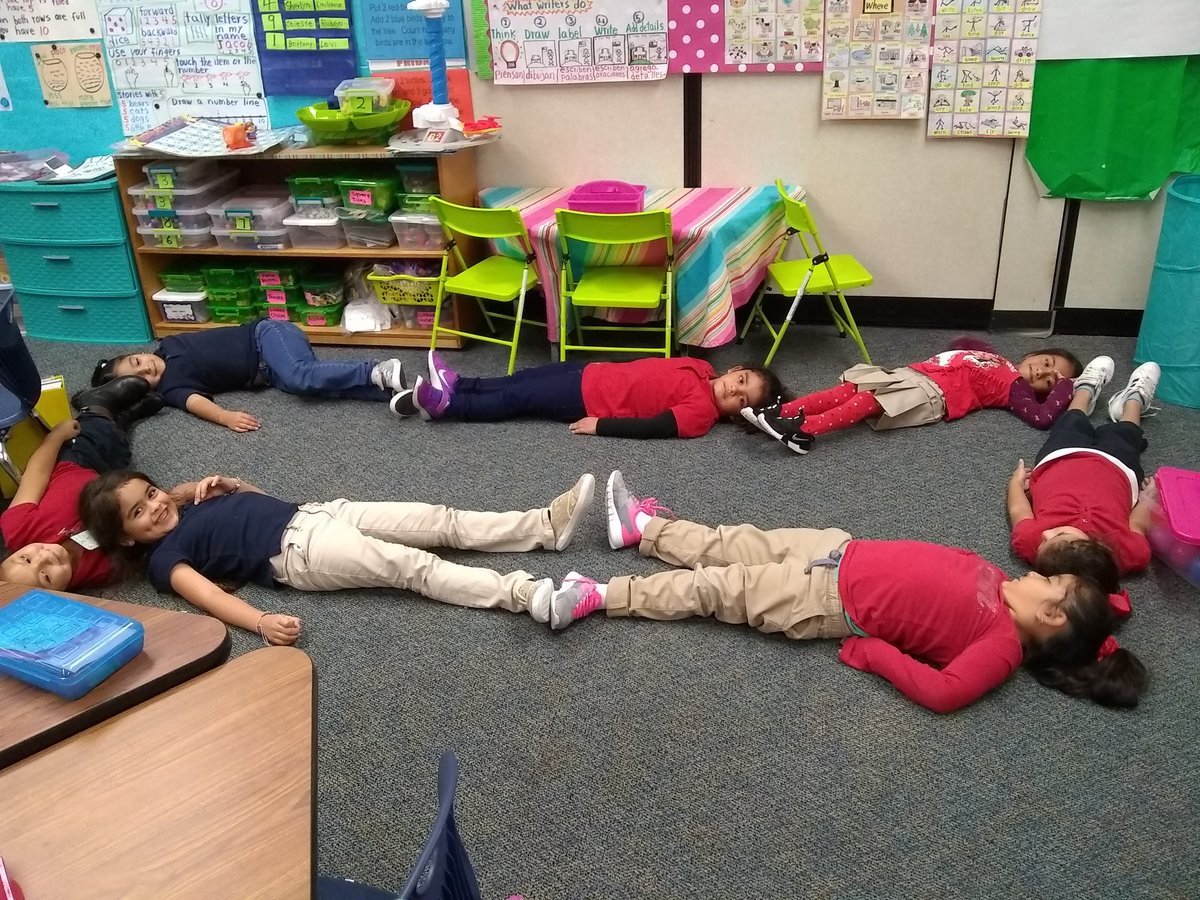 Students making shapes #eppsisland