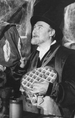 JulieFellows101's tweet photo. 🎆Remember remember the 5th of November 🔥 #BonfireNight 🔥 is all because of one man: #GuyFawkes - and #GuyFawkesNight is all because he had these barrels of gunpowder...
🧨Oh Fawkes, you and your bloody gun powder!!! 🎇
#CarryOn  #CarryOnHenry  #CarryOn60  #RIP  #BillMaynard https://t.co/Rqecb5aIYz