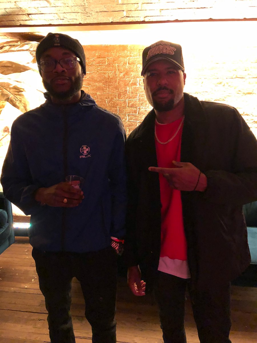 JasonPyro22's tweet image. Met the man the legend @DOPEITSDOM very cool very humble. Stay Great OG.