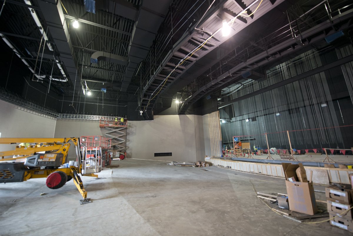 Ruetschle's tweet photo. Putting the "Fly" in Flyloft at Fairmont High School Auditorium. https://t.co/1oNApAkPPo